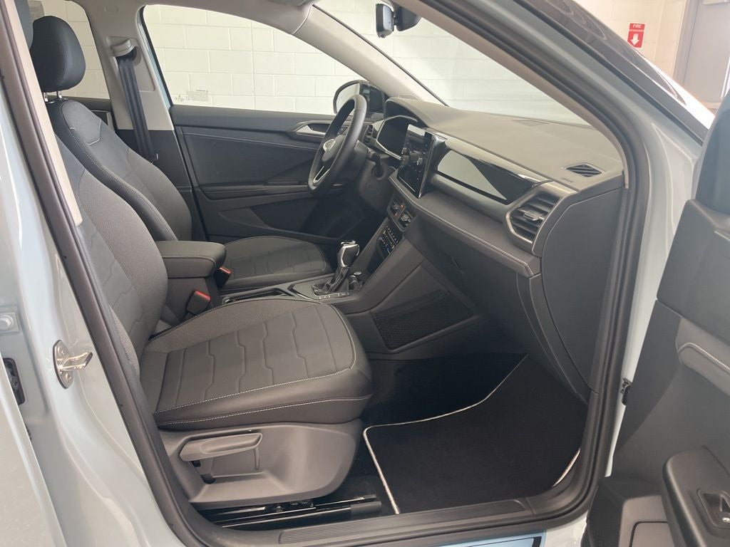 2026 Volkswagen Taos 1.5T SE Black