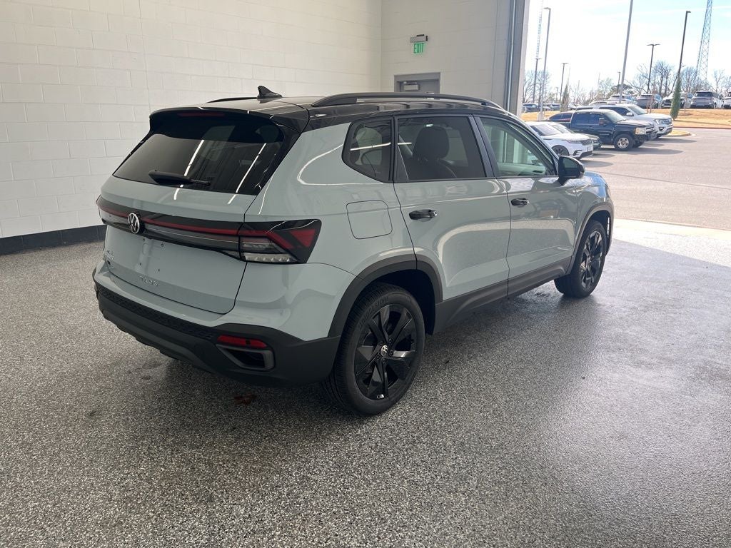 2026 Volkswagen Taos 1.5T SE Black