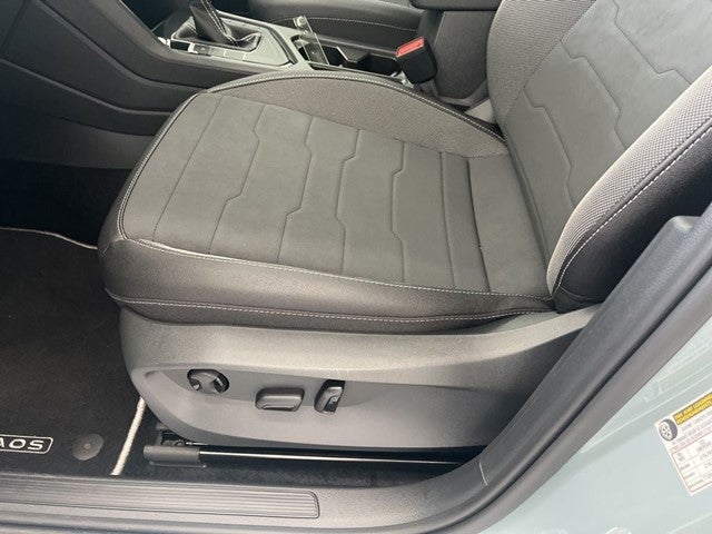 2026 Volkswagen Taos 1.5T SE Black