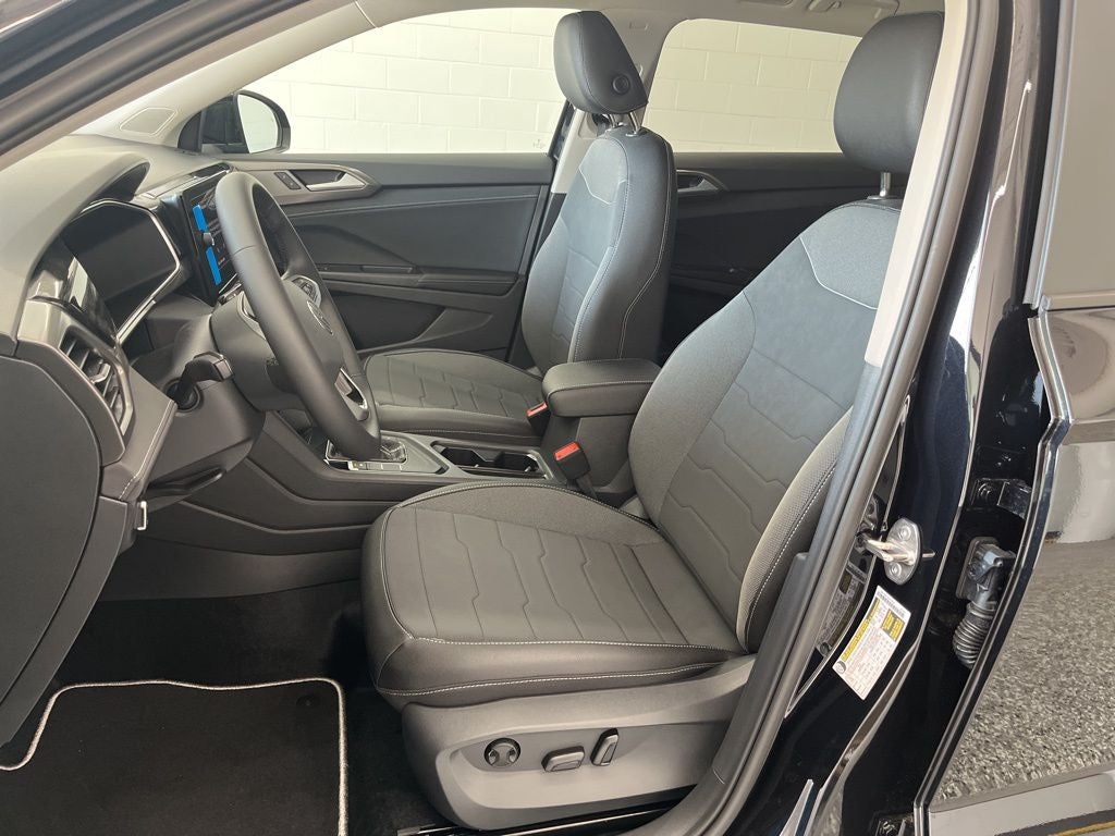 2026 Volkswagen Taos 1.5T SE Black