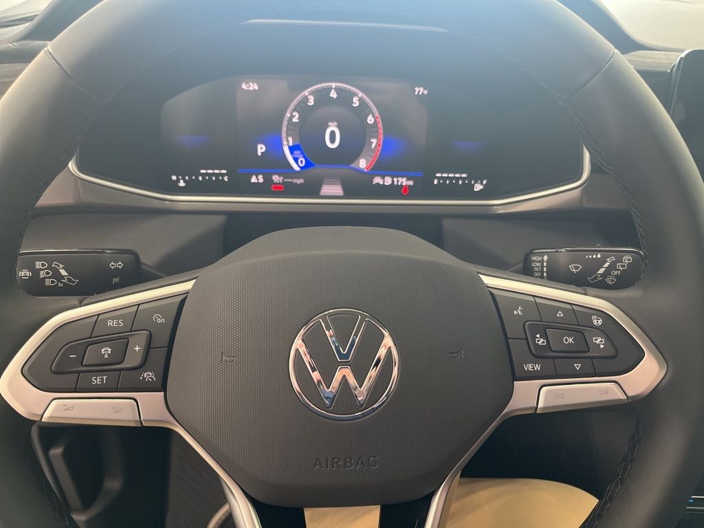 2026 Volkswagen Taos 1.5T SE Black