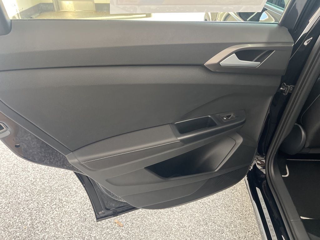 2026 Volkswagen Taos 1.5T SE Black