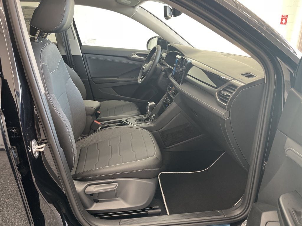 2026 Volkswagen Taos 1.5T SE Black