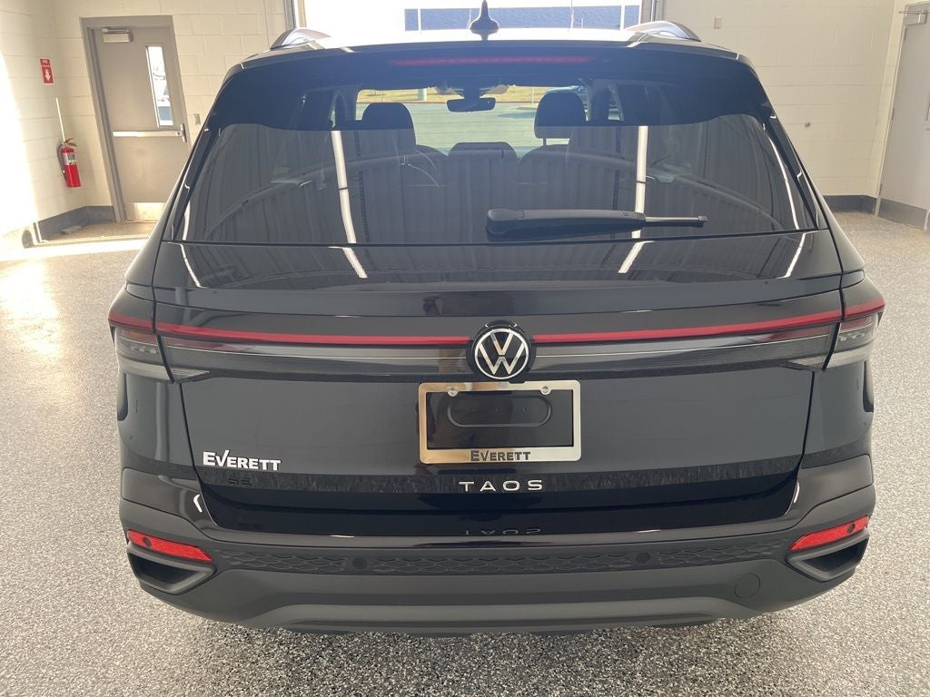 2026 Volkswagen Taos 1.5T SE Black