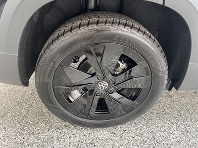 2026 Volkswagen Taos 1.5T SE Black