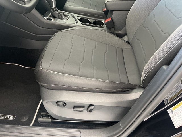 2026 Volkswagen Taos 1.5T SE Black