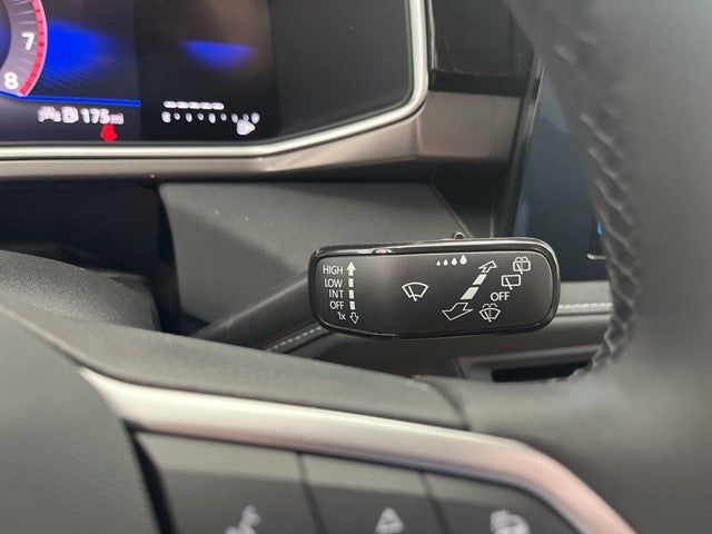 2026 Volkswagen Taos 1.5T SE Black