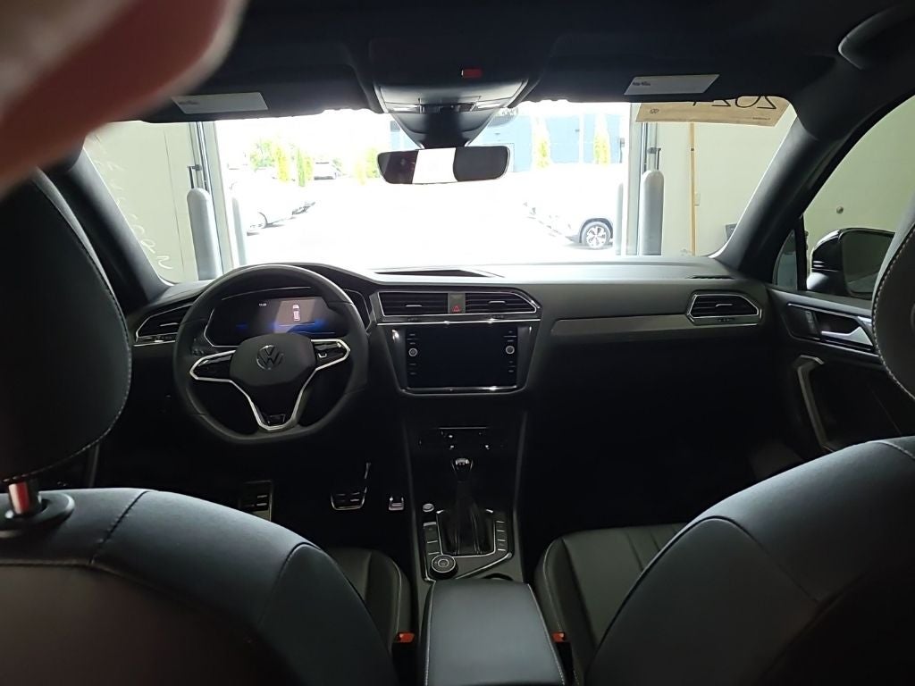 2024 Volkswagen Tiguan 2.0T SE R-Line Black