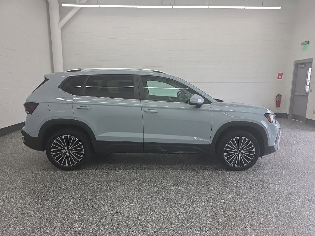 2027 Volkswagen Taos 1.5T SE