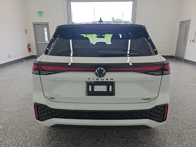 2026 Volkswagen Tiguan 2.0T SE R-Line Black