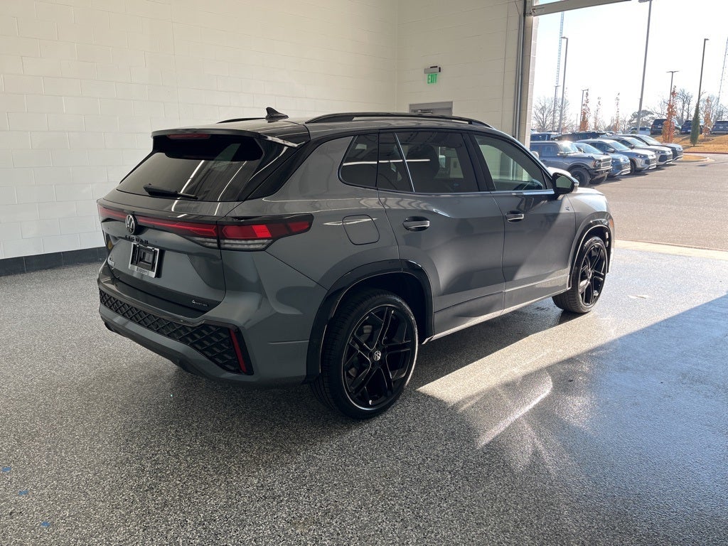 2026 Volkswagen Tiguan 2.0T SE R-Line Black