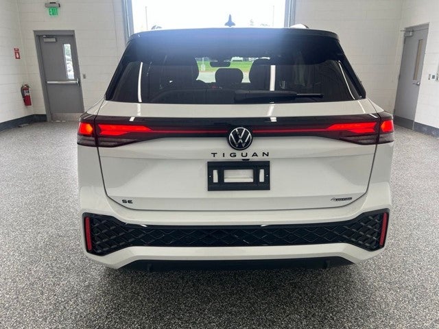2026 Volkswagen Tiguan 2.0T SE R-Line Black