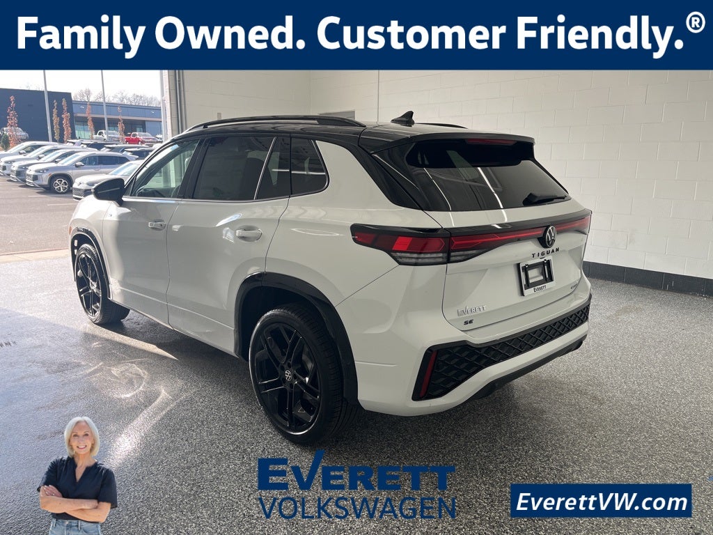 2026 Volkswagen Tiguan 2.0T SE R-Line Black