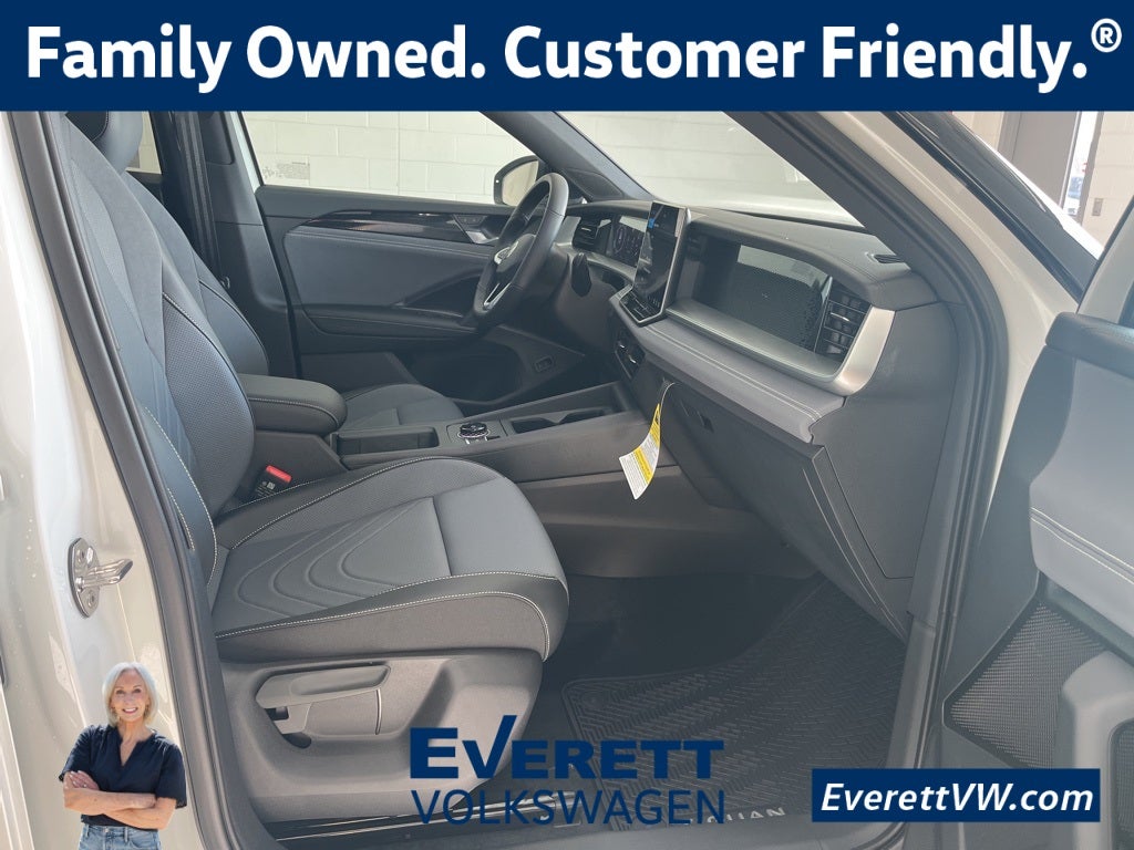 2026 Volkswagen Tiguan 2.0T SE R-Line Black