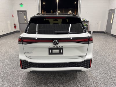 2026 Volkswagen Tiguan 2.0T SE R-Line Black