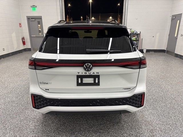 2026 Volkswagen Tiguan 2.0T SE R-Line Black