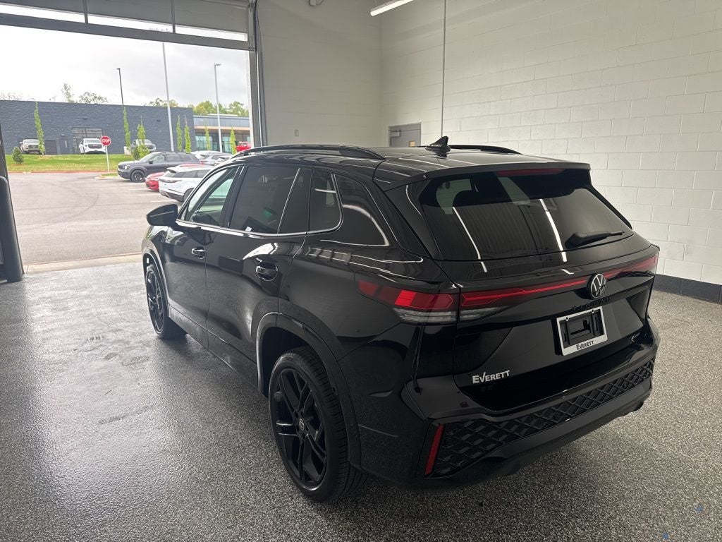 2026 Volkswagen Tiguan 2.0T SE R-Line Black