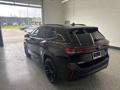 2026 Volkswagen Tiguan 2.0T SE R-Line Black