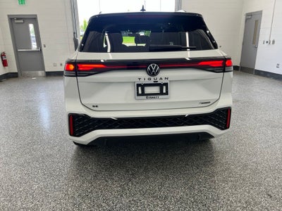 2026 Volkswagen Tiguan 2.0T SE R-Line Black
