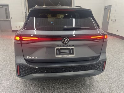 2026 Volkswagen Tiguan 2.0T SE R-Line Black