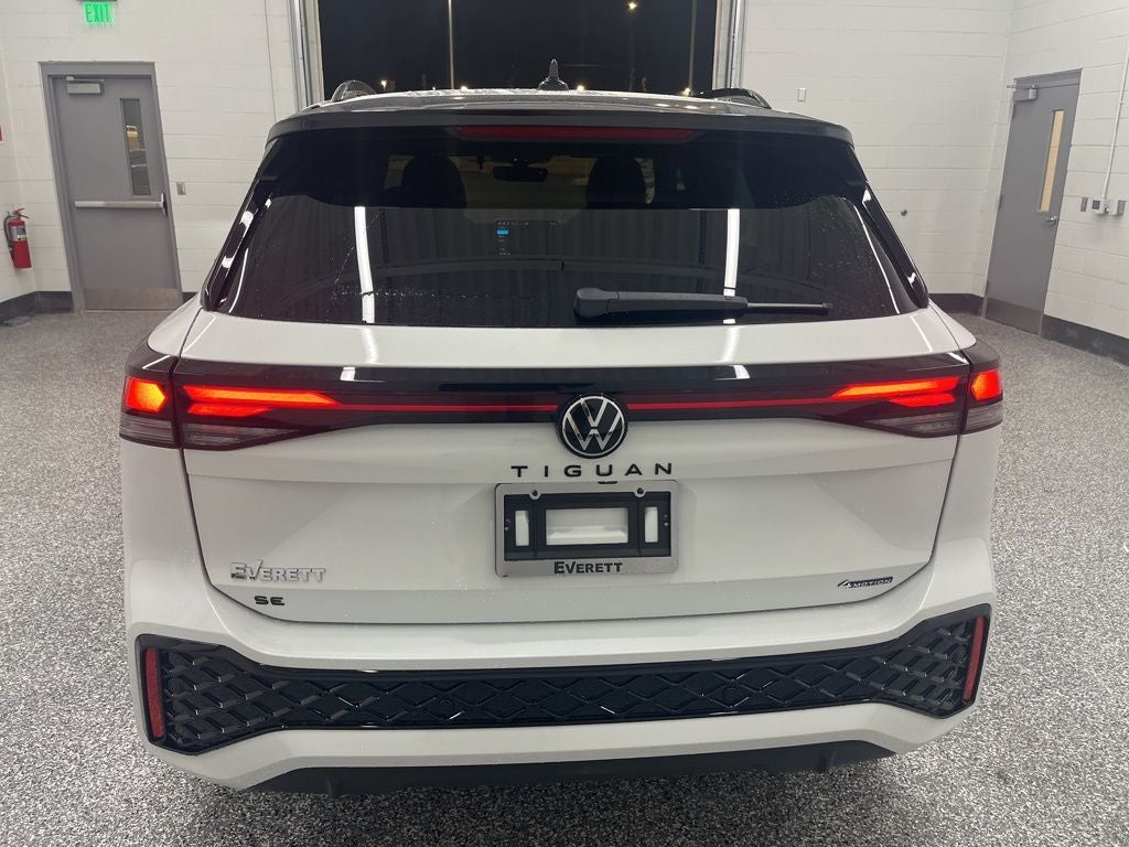 2026 Volkswagen Tiguan 2.0T SE R-Line Black