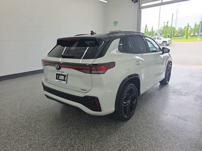 2026 Volkswagen Tiguan 2.0T SE R-Line Black