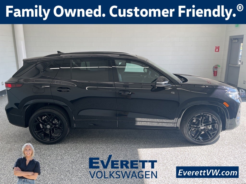 2026 Volkswagen Tiguan 2.0T SE R-Line Black