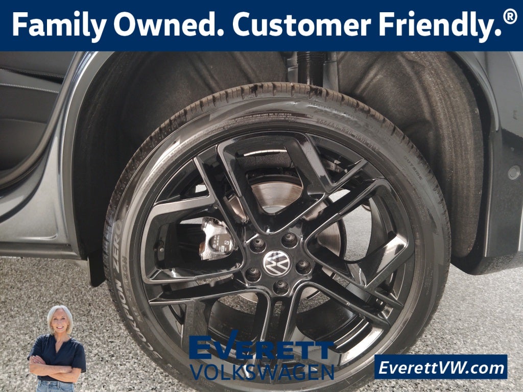 2026 Volkswagen Tiguan 2.0T SE R-Line Black