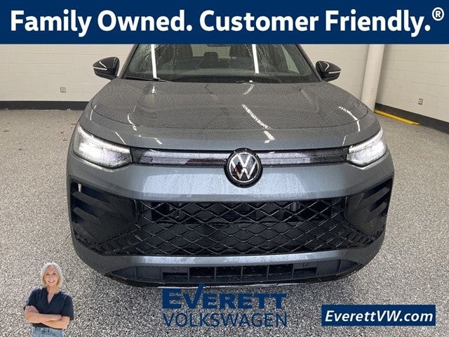 2026 Volkswagen Tiguan 2.0T SE R-Line Black