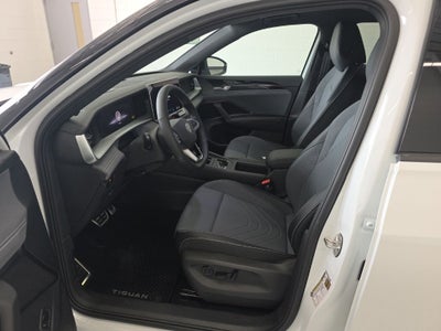 2026 Volkswagen Tiguan 2.0T SE R-Line Black