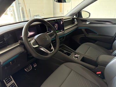 2026 Volkswagen Tiguan 2.0T SE R-Line Black