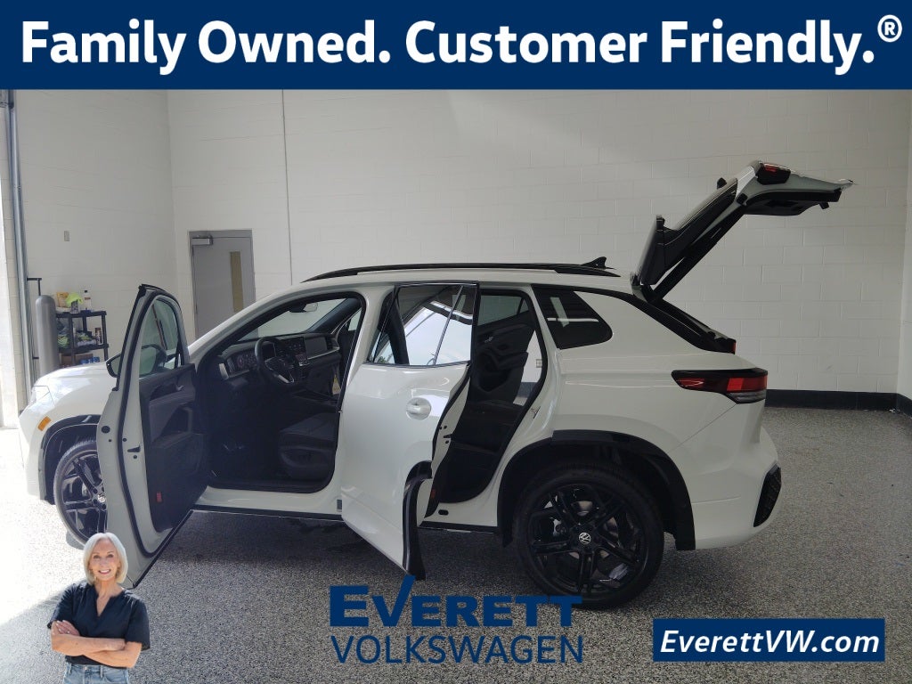 2026 Volkswagen Tiguan 2.0T SE R-Line Black