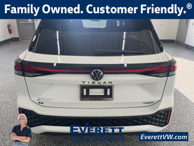 2026 Volkswagen Tiguan 2.0T SE R-Line Black
