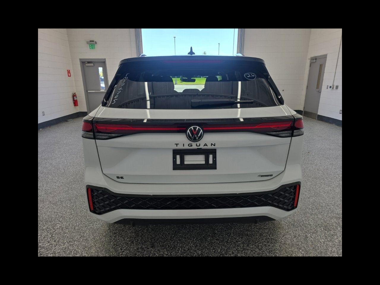 2026 Volkswagen Tiguan SE R-Line Black