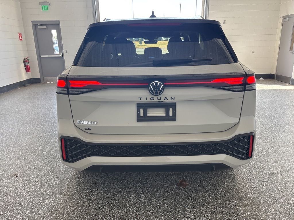 2026 Volkswagen Tiguan 2.0T SE R-Line Black