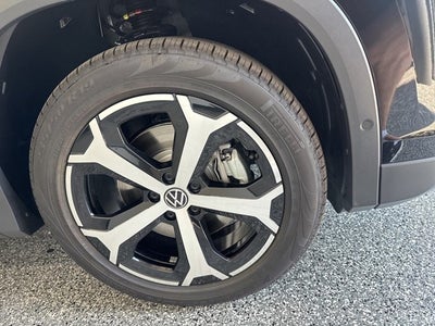 2025 Volkswagen Tiguan 2.0T SE