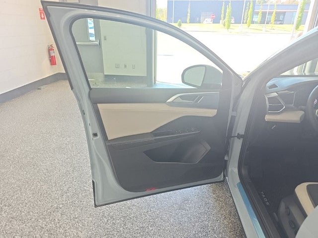 2027 Volkswagen Taos 1.5T SE