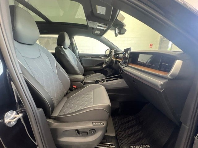 2026 Volkswagen Tiguan 2.0T SEL R-Line Turbo