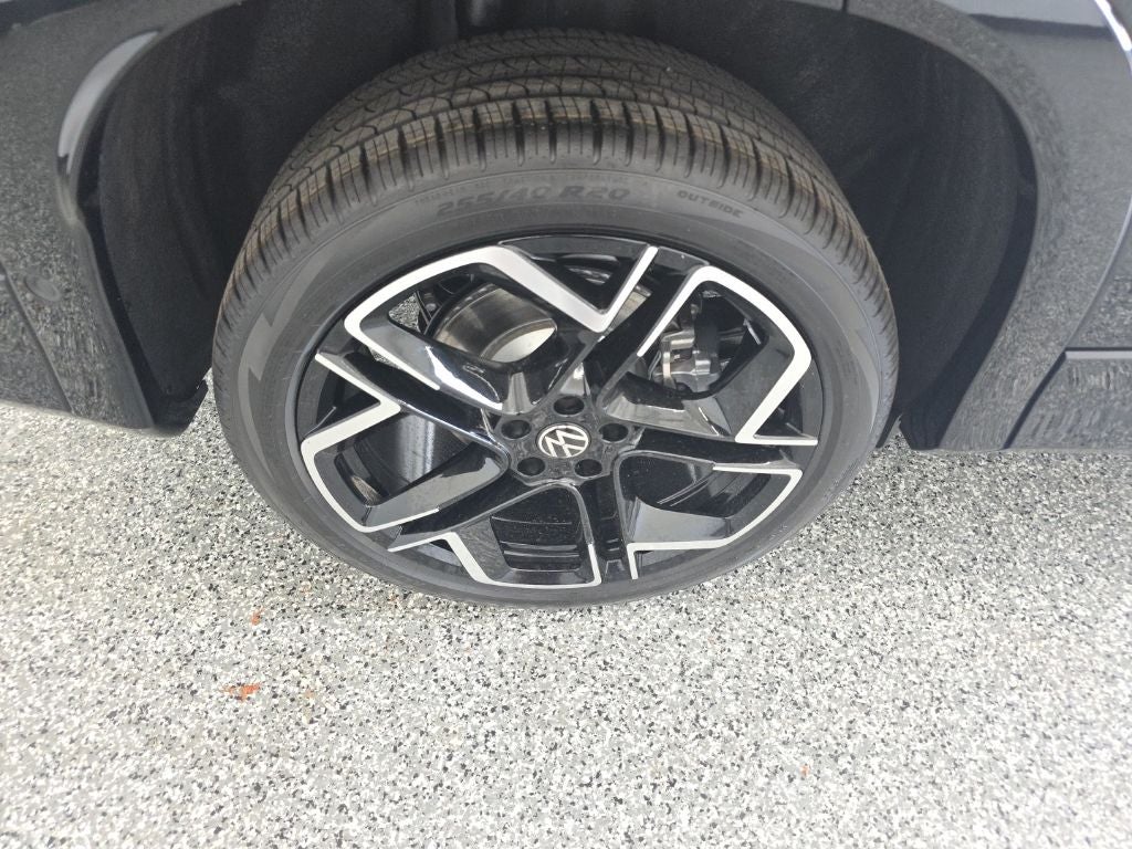 2026 Volkswagen Tiguan 2.0T SEL R-Line Turbo