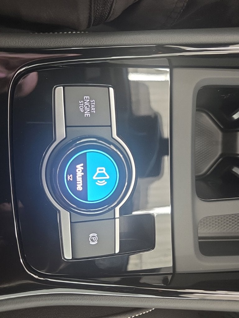 2026 Volkswagen Tiguan SEL R-Line Turbo