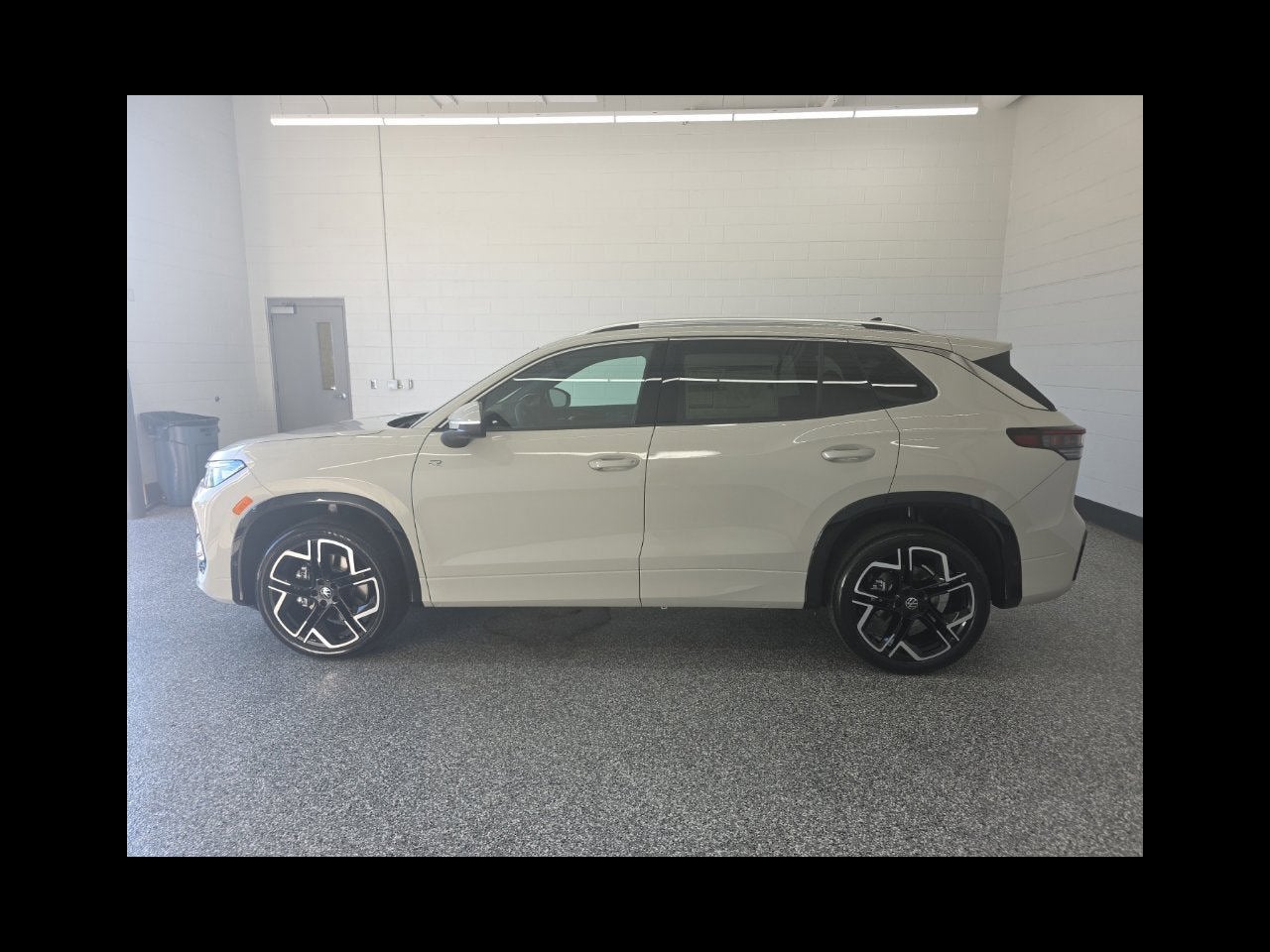 2026 Volkswagen Tiguan SEL R-Line Turbo