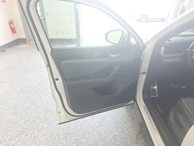 2026 Volkswagen Tiguan 2.0T SEL R-Line Turbo
