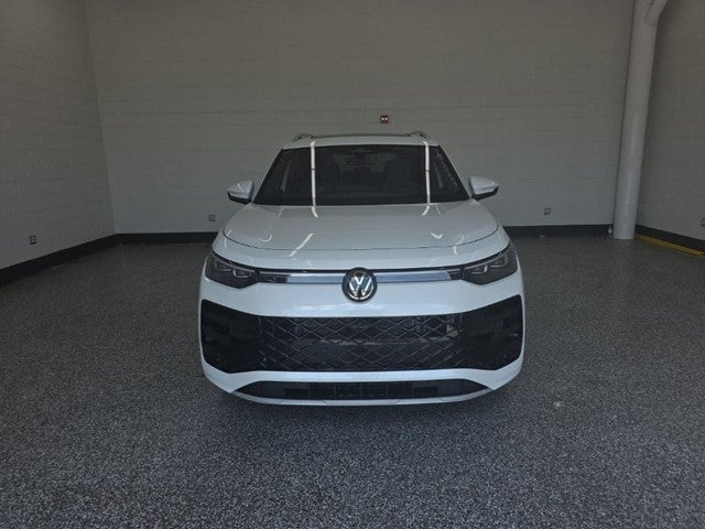 2026 Volkswagen Tiguan 2.0T SEL R-Line Turbo
