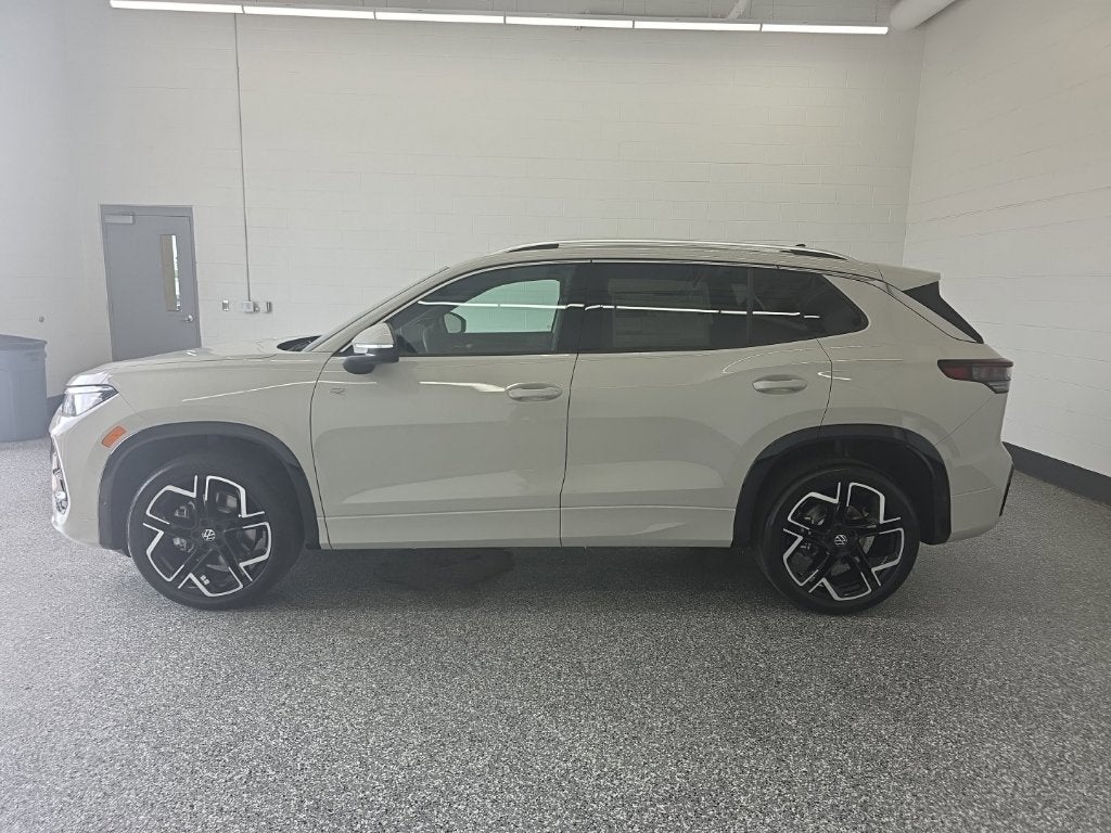 2026 Volkswagen Tiguan SEL R-Line Turbo