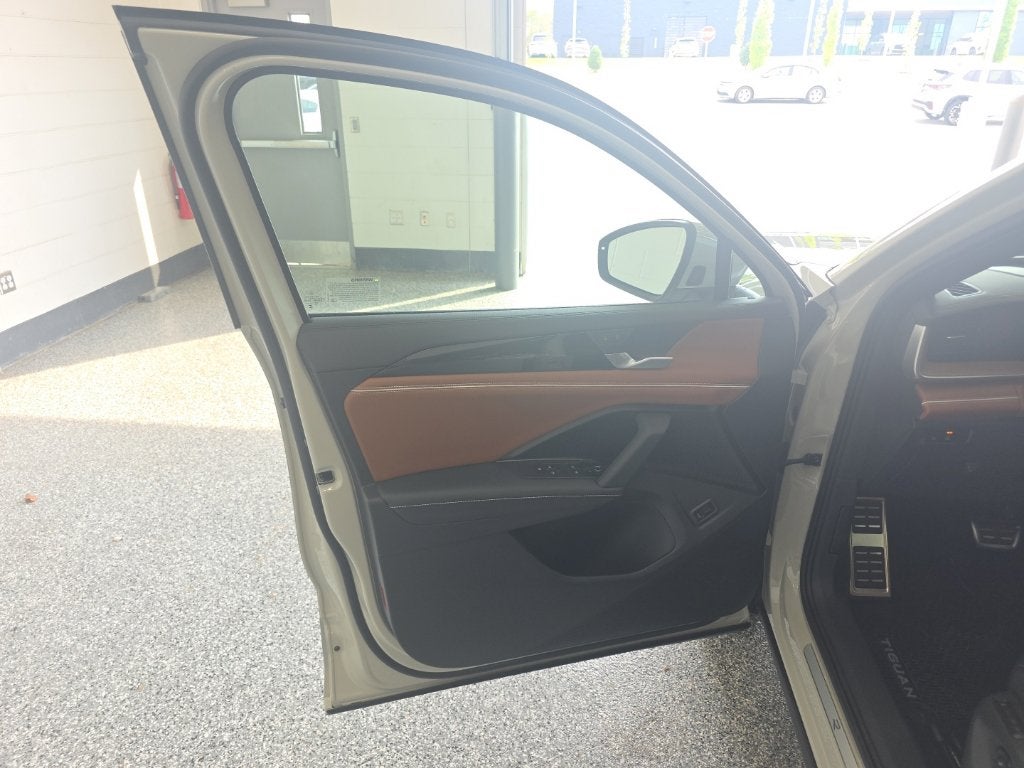 2026 Volkswagen Tiguan SEL R-Line Turbo