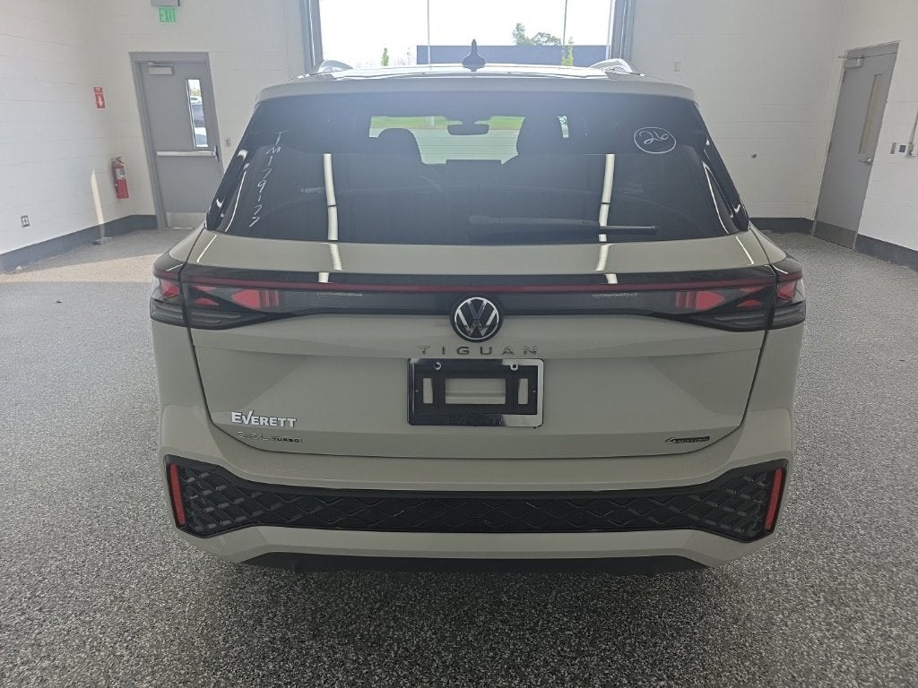 2026 Volkswagen Tiguan SEL R-Line Turbo
