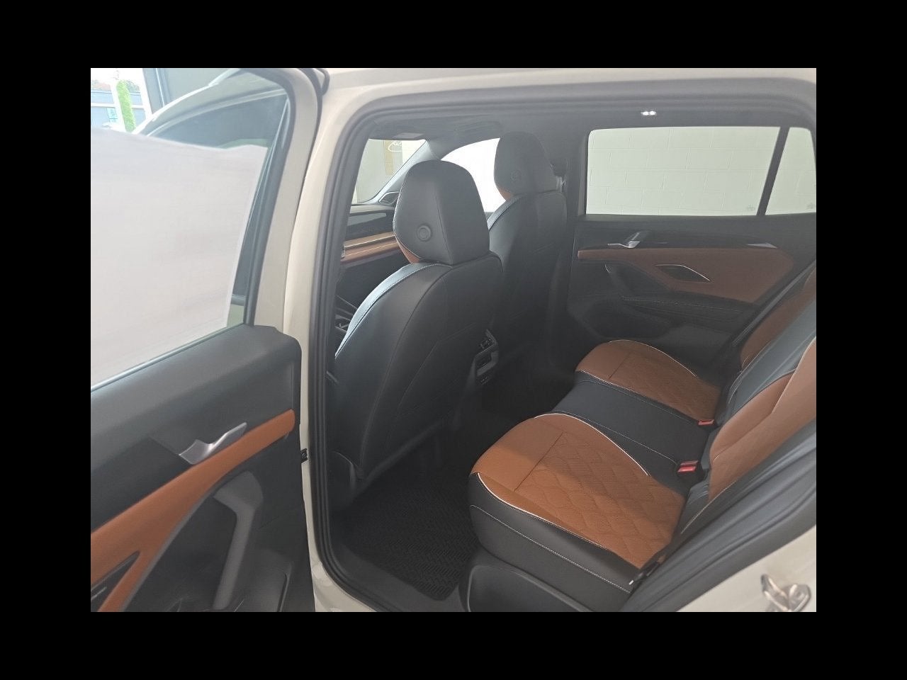 2026 Volkswagen Tiguan SEL R-Line Turbo
