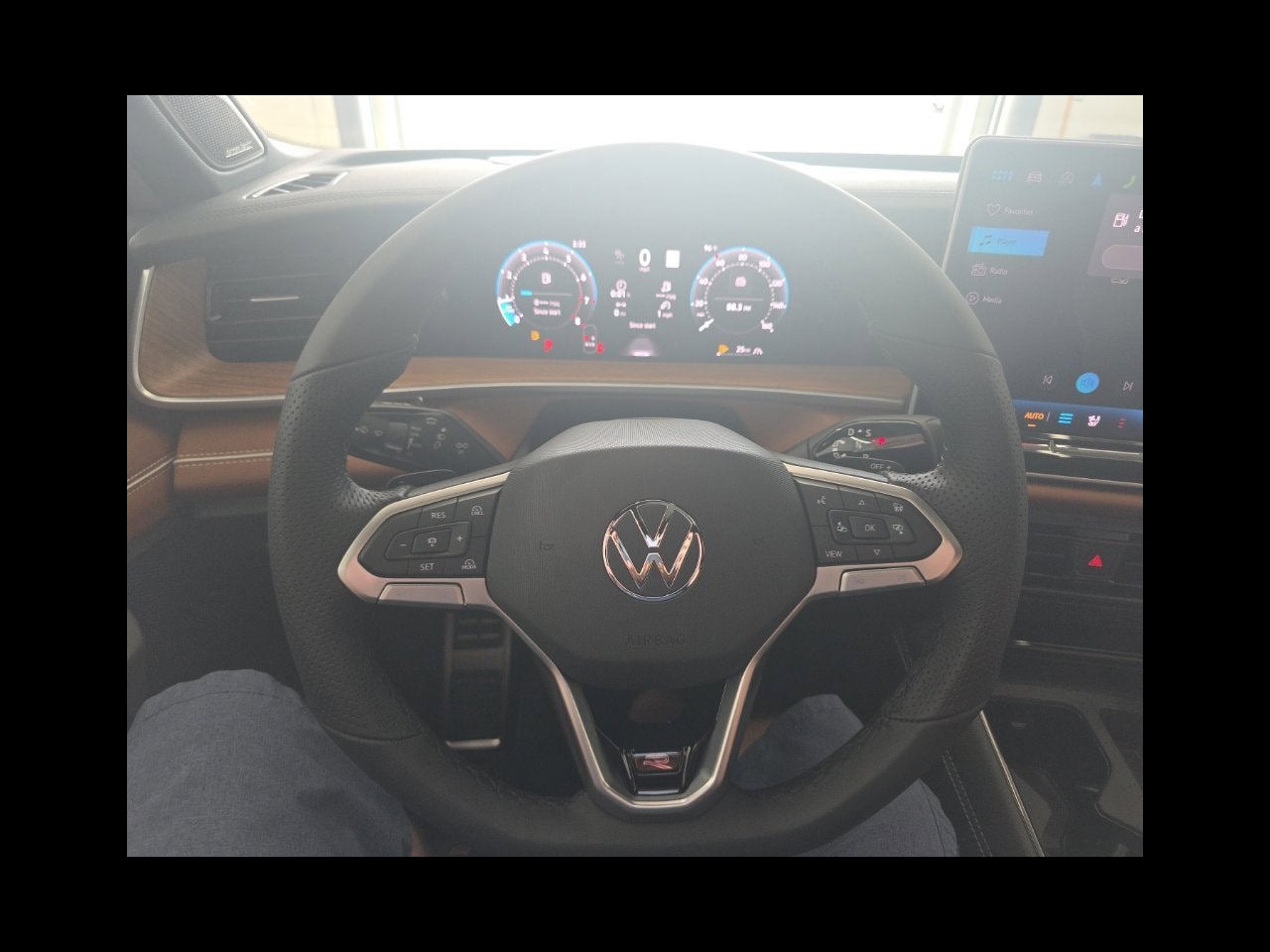 2026 Volkswagen Tiguan SEL R-Line Turbo