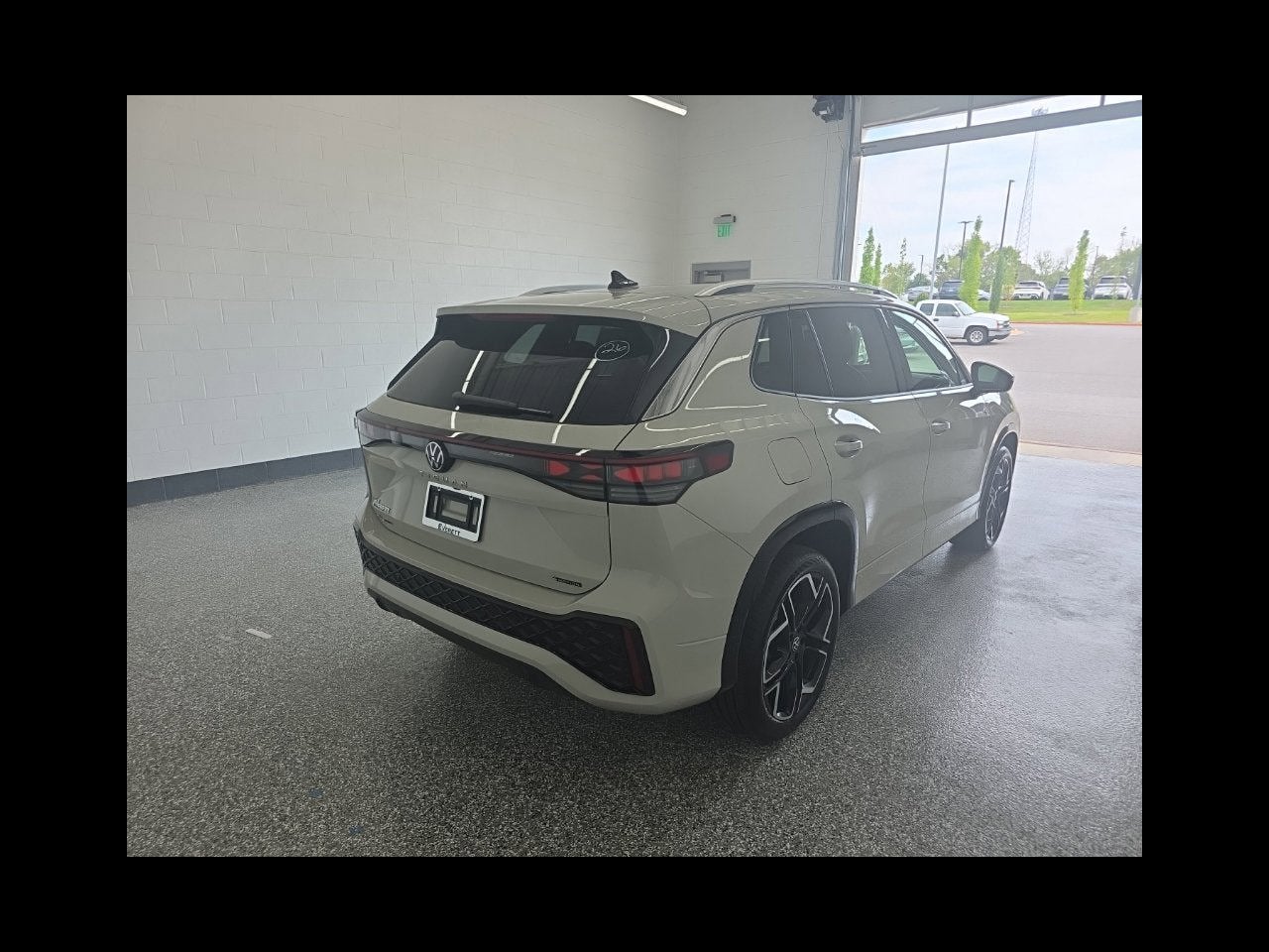 2026 Volkswagen Tiguan SEL R-Line Turbo