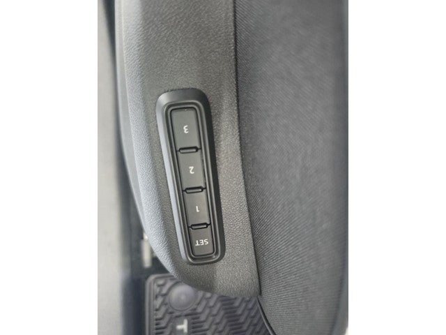 2026 Volkswagen Tiguan 2.0T SEL R-Line